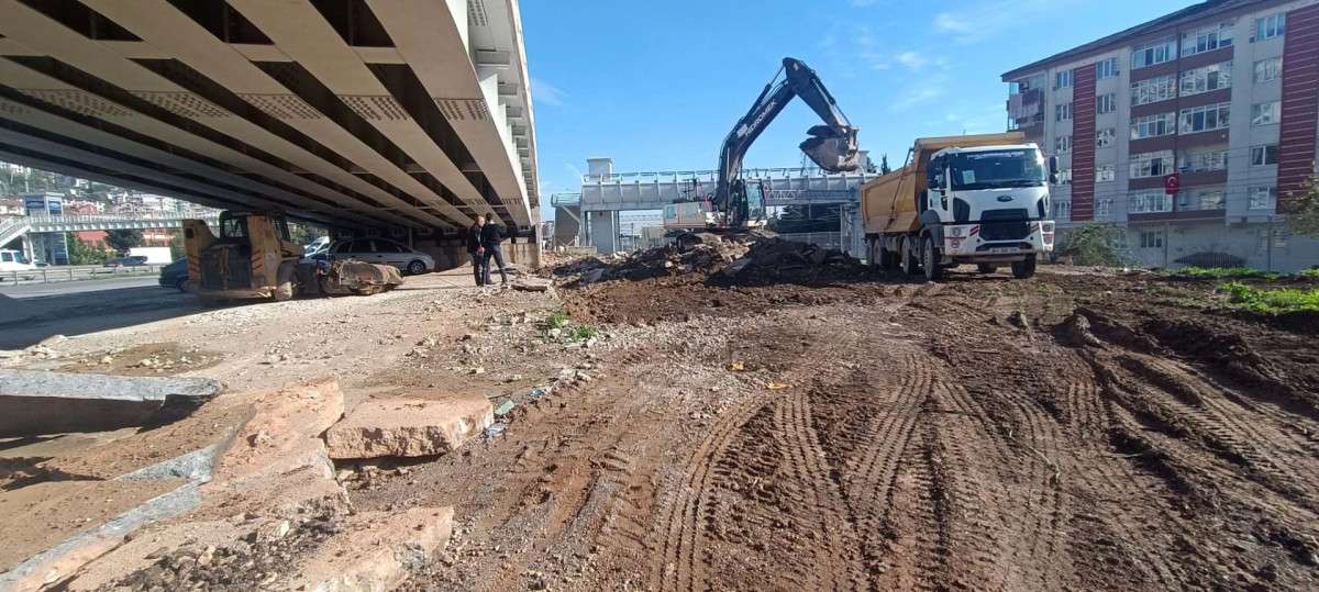 TRAMVAY HATTI DURAĞINA 78 ARAÇLIK OTOPARK