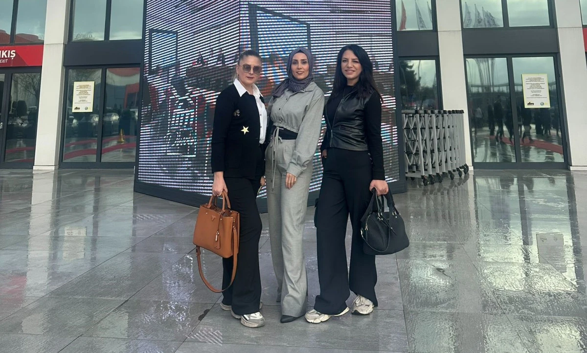 TURGUT SAYIN CADDESİ ESNAFLARI MODA FUARINDA BULUŞTU