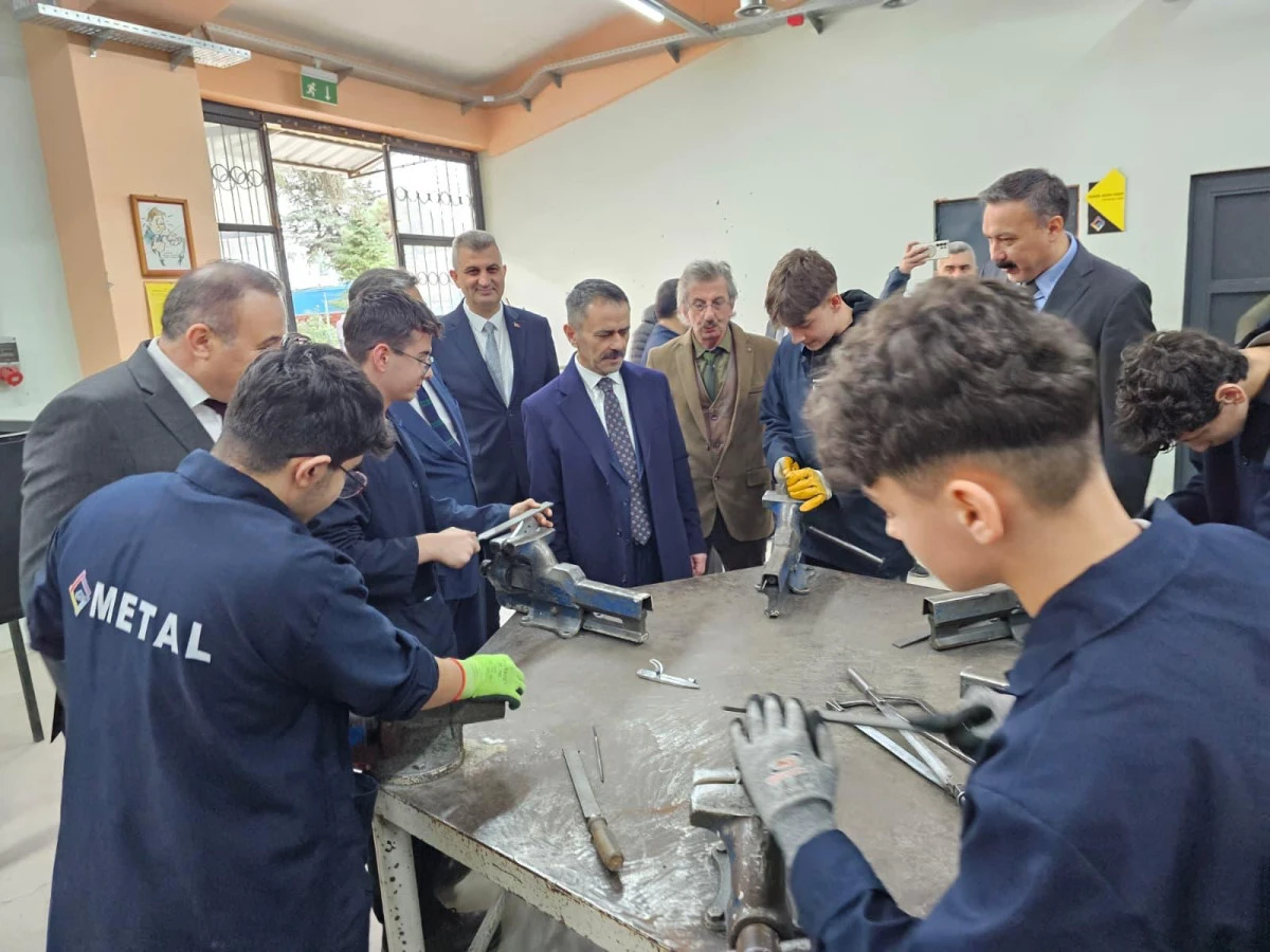 VALİ AKTAŞ EĞİTİMKURUMLARINI ZİYARET ETTİ