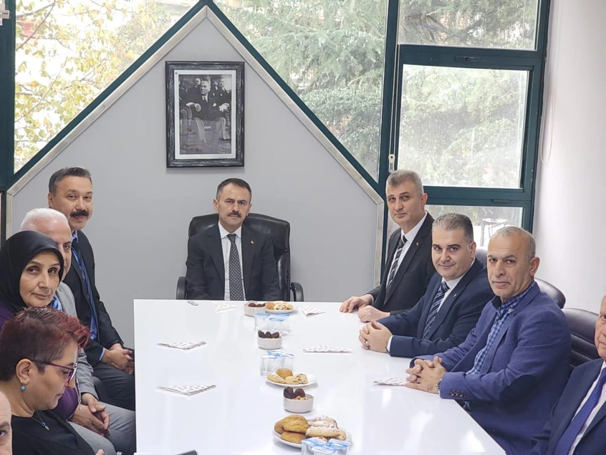 VALİ İLHAMİ AKTAŞ, GÖLCÜK KENT KONSEYİ'Nİ ZİYARET ETTİ, ÇALIŞMALARI YERİNDE İNCELEDİ