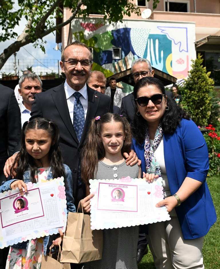 YAVUZ ÇİFTİ KARNE SEVİNCİNE ORTAK OLDU