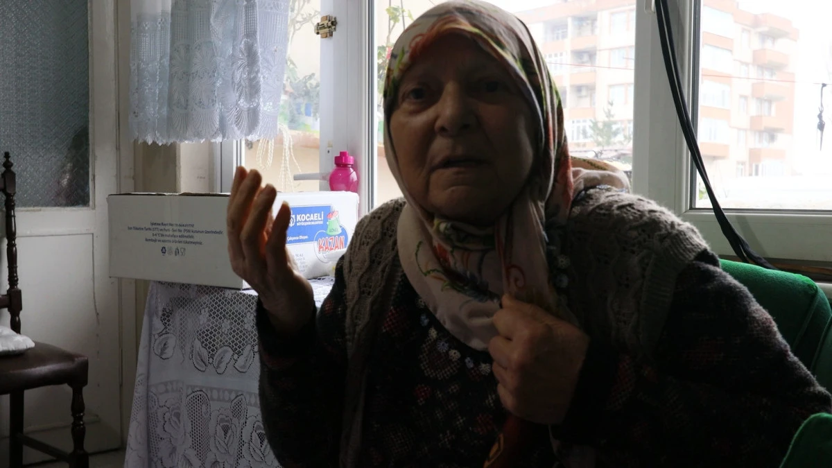 ''YEMEĞİM GELİYOR, Y&Uuml;Z&Uuml;M G&Uuml;L&Uuml;YOR''